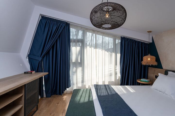 Room 9 of 72