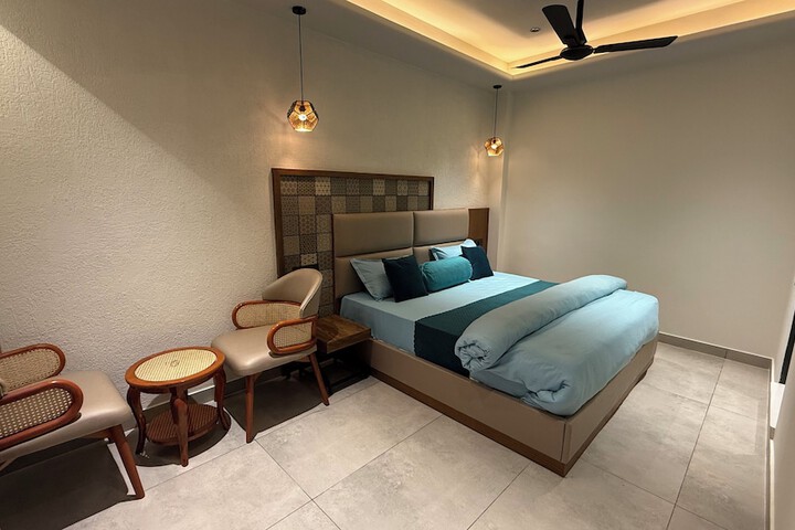 Room 8 of 95