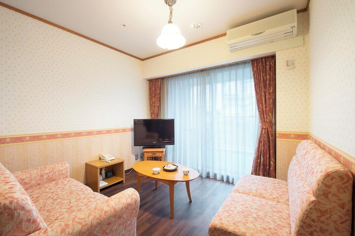 Room 19 of 39