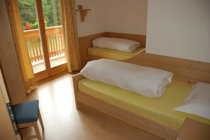 Room 2 of 11