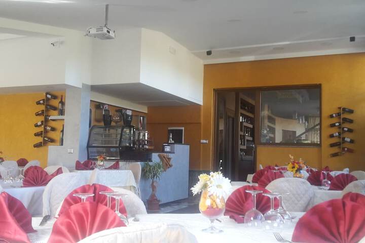 Ballroom/Hall 39 of 48