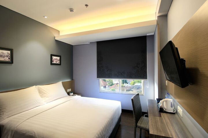 Room 16 of 46