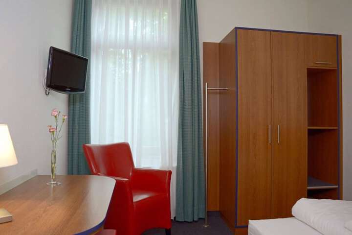 Room 25 of 45