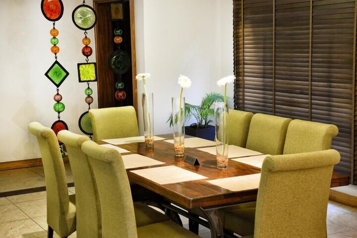 Dining 75 of 102