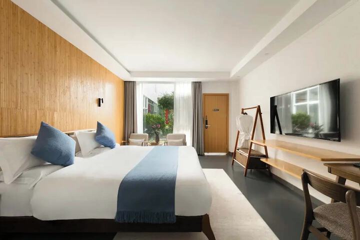 Room 15 of 163
