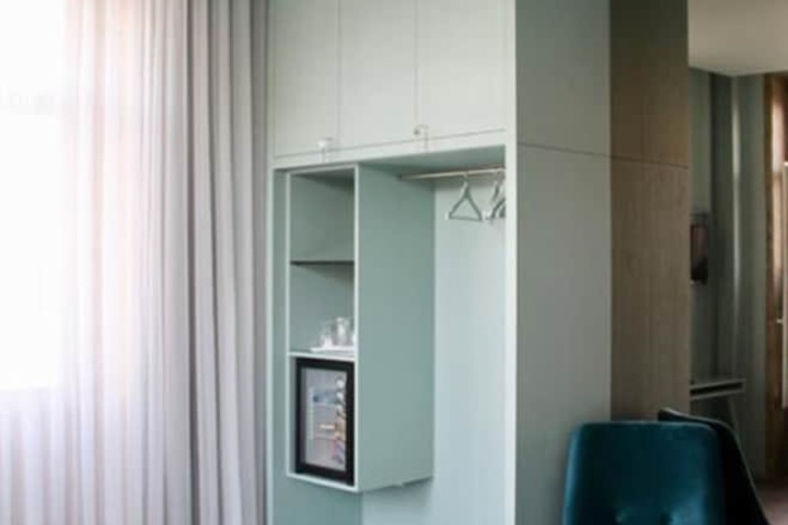 Room 14 of 38