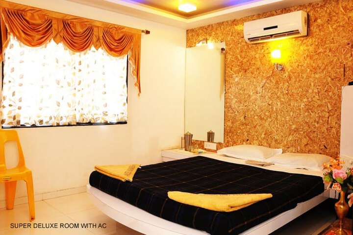 Room 3 of 49