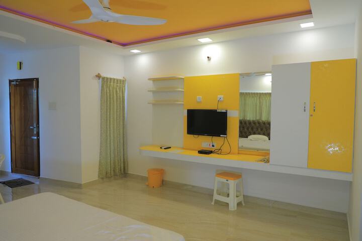 Room 16 of 19