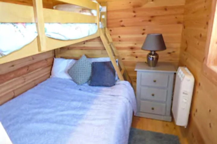 Room 4 of 4