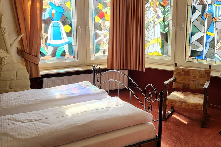 Room 17 of 24