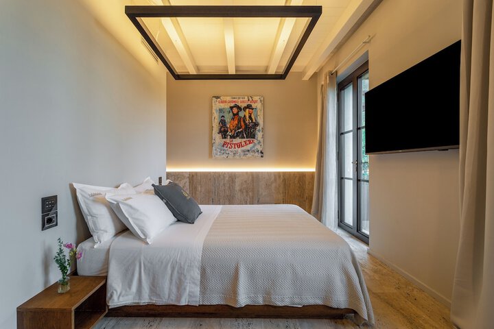 Room 18 of 110