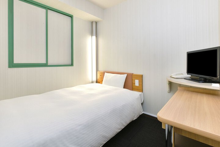 Room 10 of 22