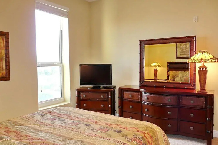 Room 5 of 14