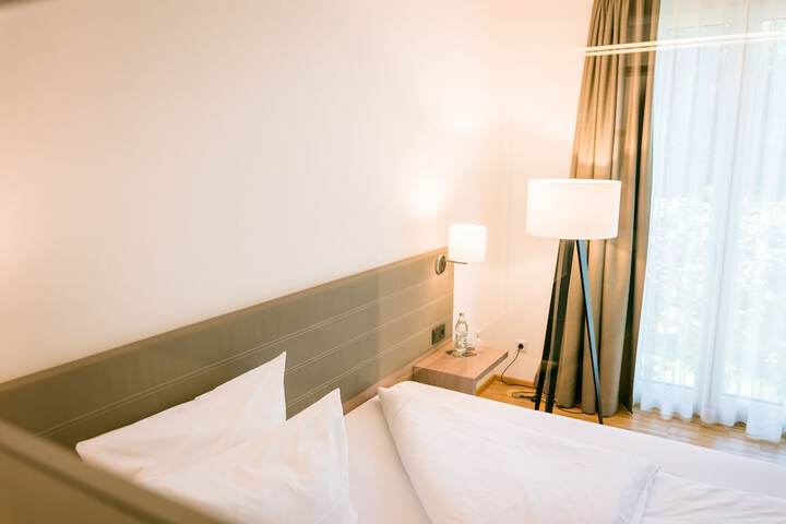 Room 12 of 40