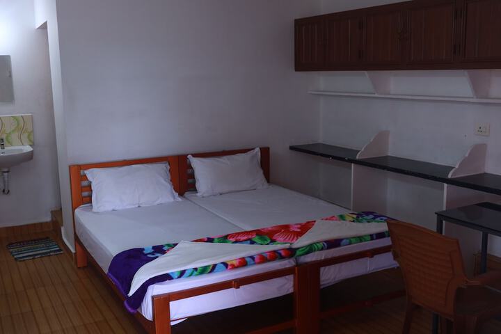 Room 13 of 53