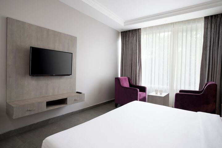 Room 18 of 48