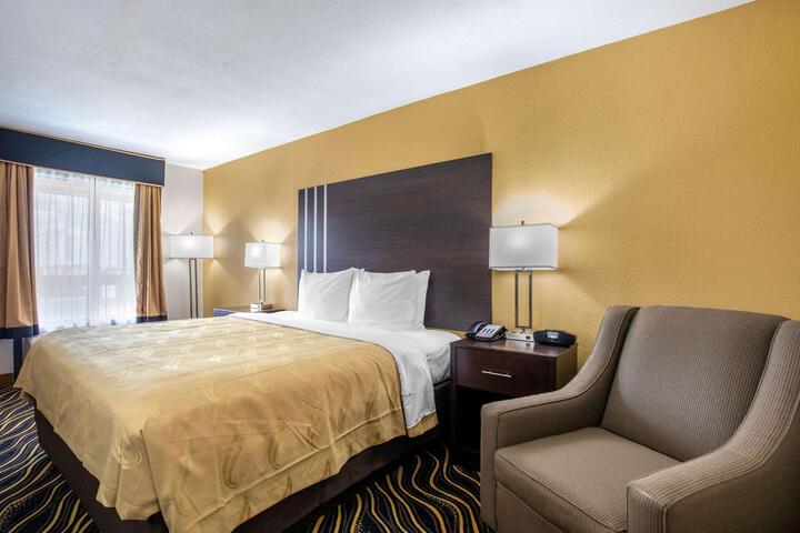 1 King Bed (7 of 10)