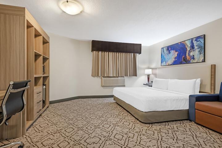 Room 13 of 27
