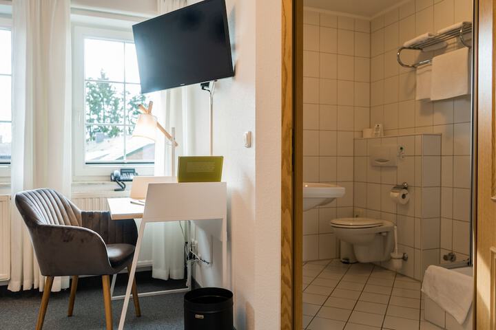 Room 135 of 191