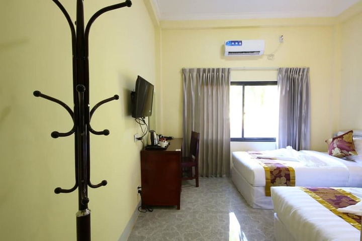 Room 8 of 21