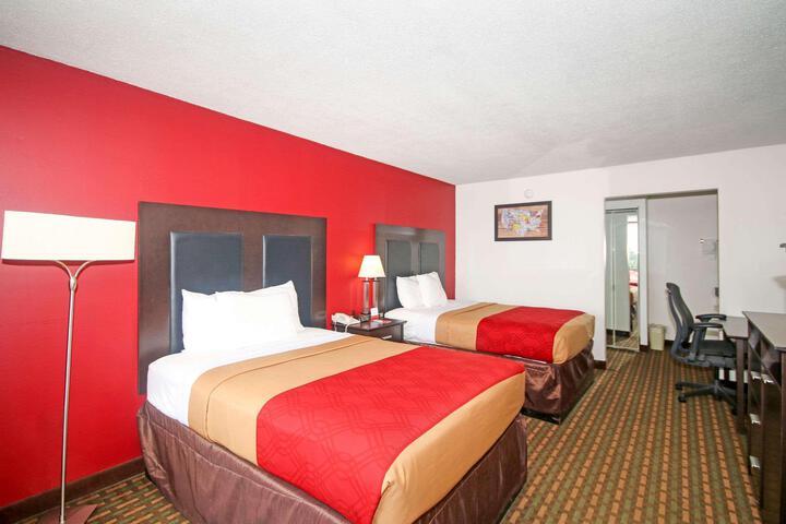 2 Double Beds (3 of 18)