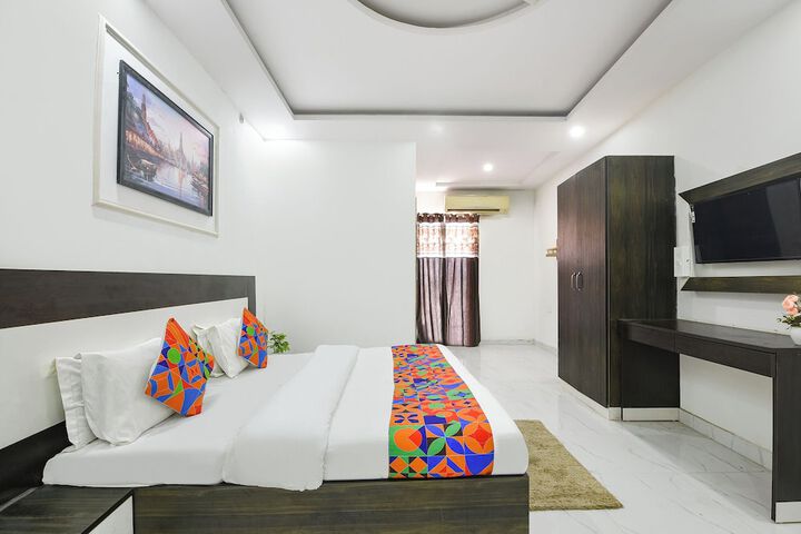 Room 16 of 32