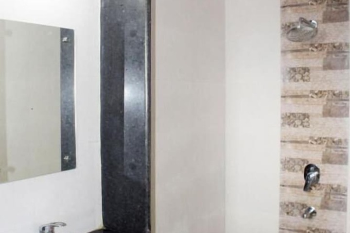 Room 43 of 49