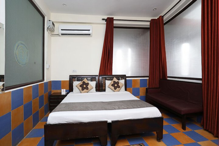 Room 10 of 19