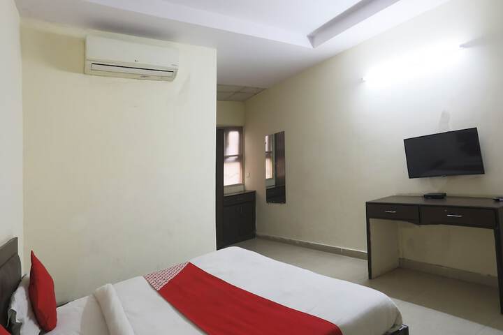 Room 14 of 27