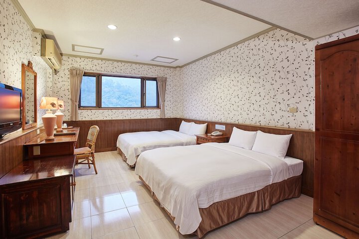 Room 12 of 52