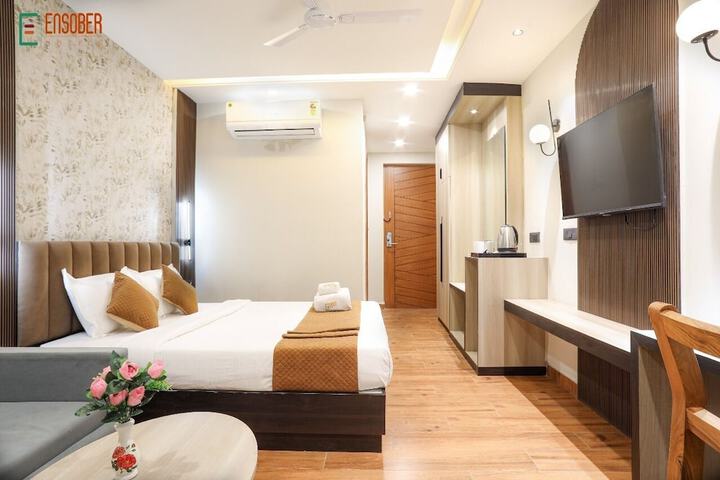 Room 7 of 14