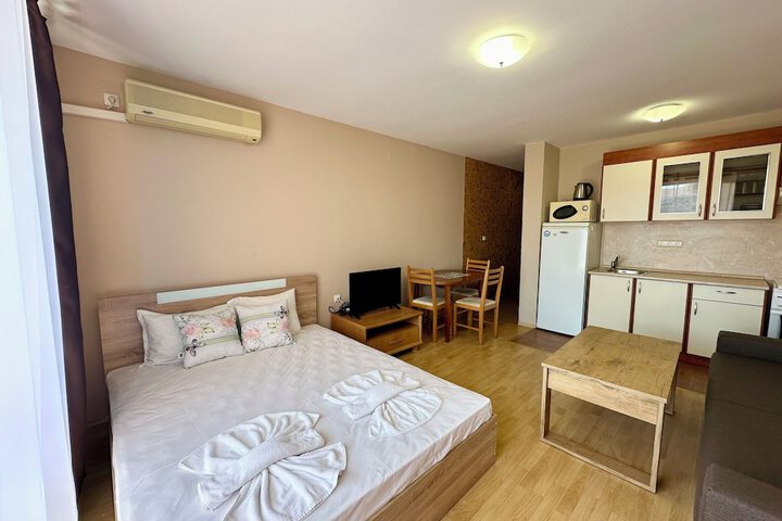 Room 5 of 40