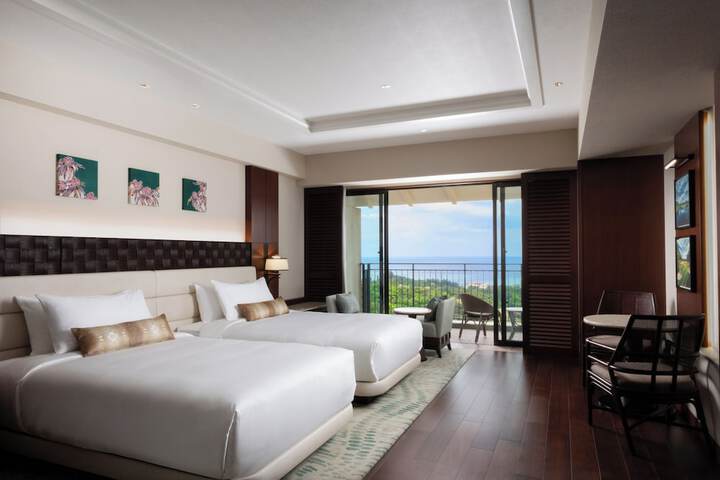 Room 3 of 103