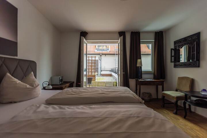 Room 27 of 63