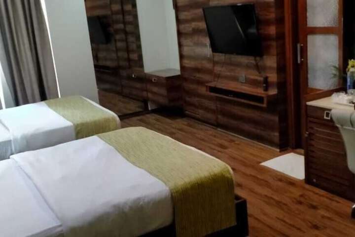 Room 18 of 36
