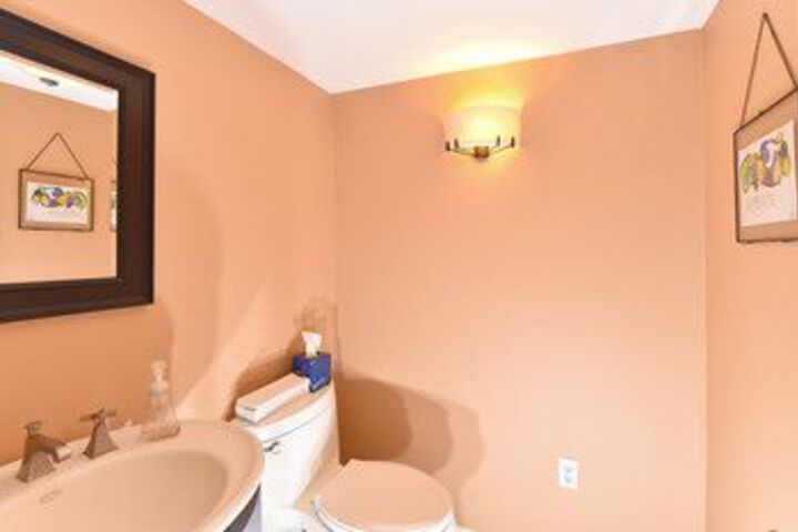 Room 2 of 60