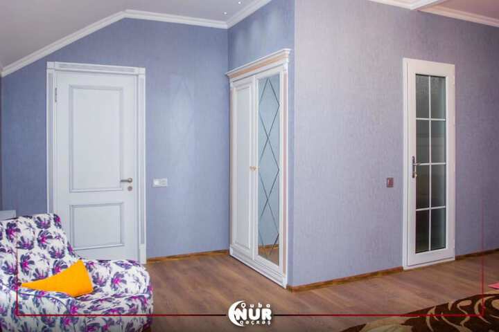 Room 6 of 16