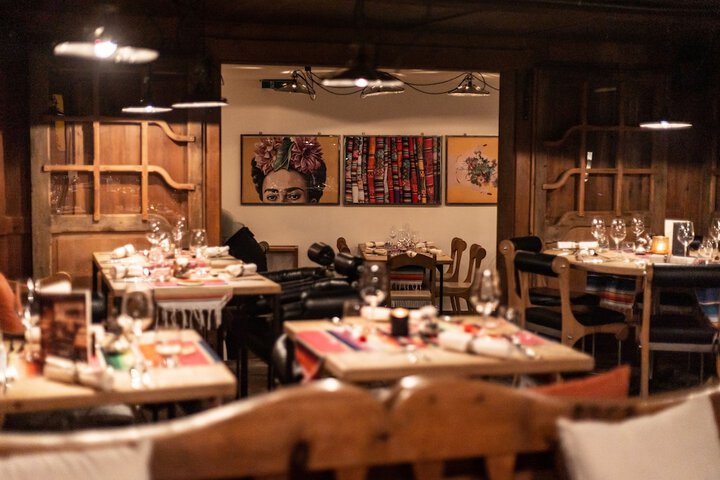 Dining 53 of 68