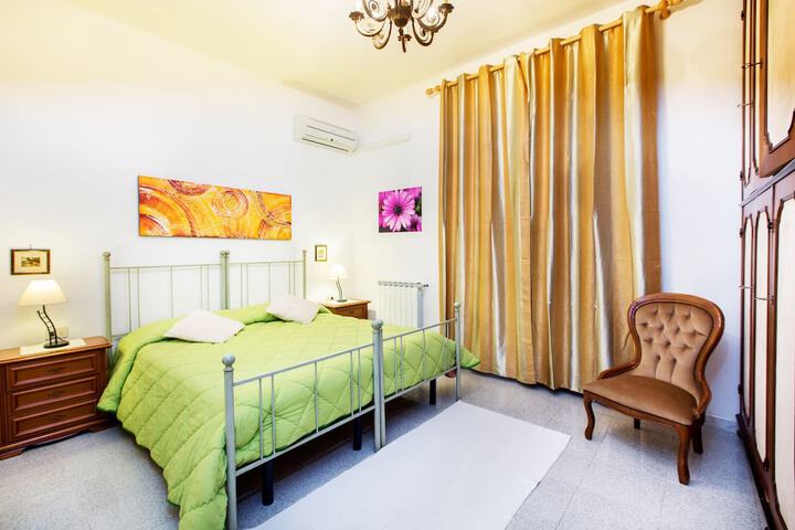 Room 6 of 39