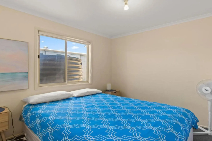 Room 4 of 11