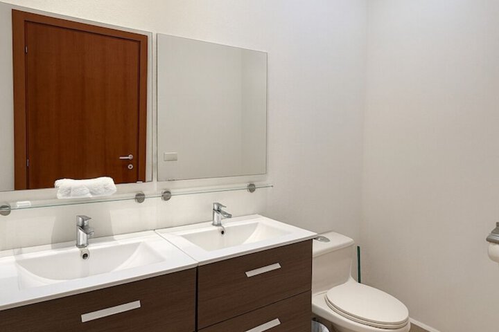 Room 16 of 27