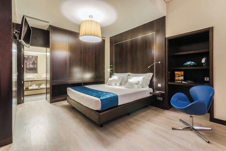Room 36 of 60