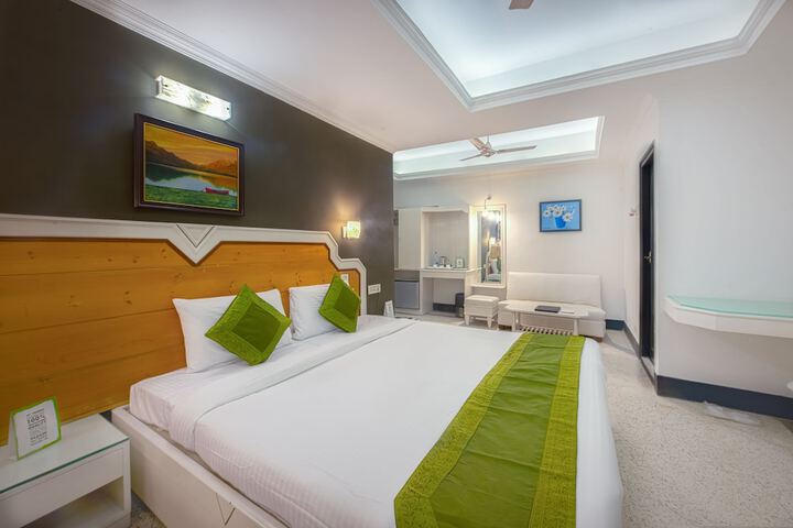 Room 8 of 36