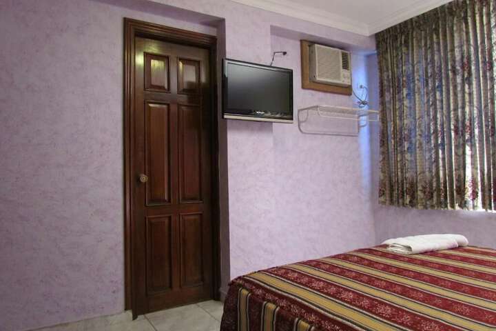 Room 8 of 23