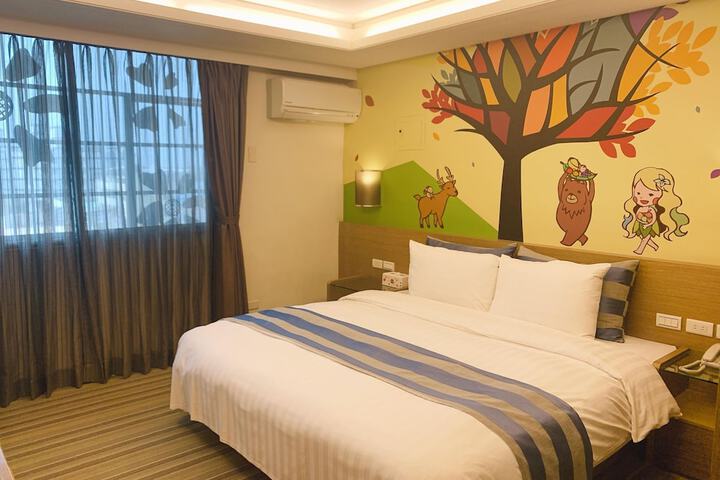 Room 6 of 30