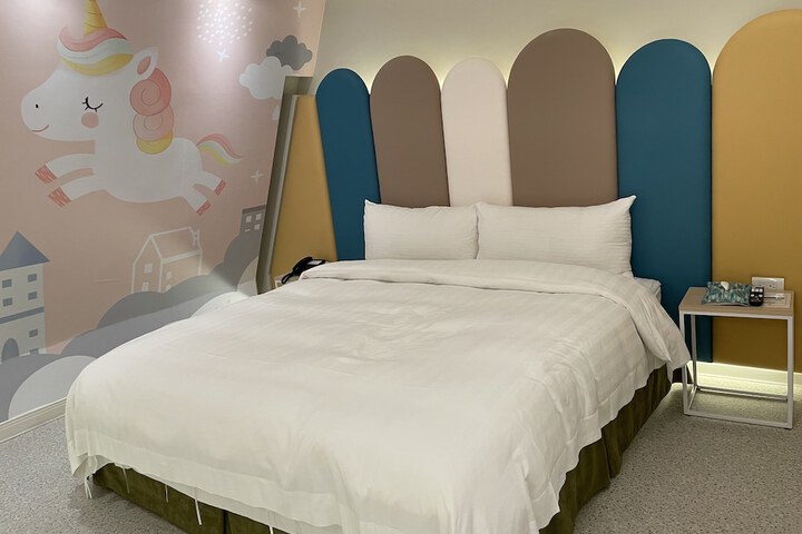 Room 47 of 82