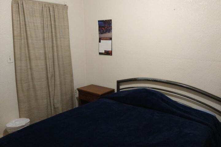Room 8 of 27