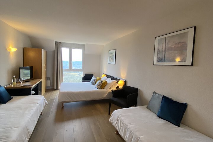 Room 8 of 37