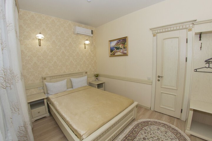 Room 5 of 26