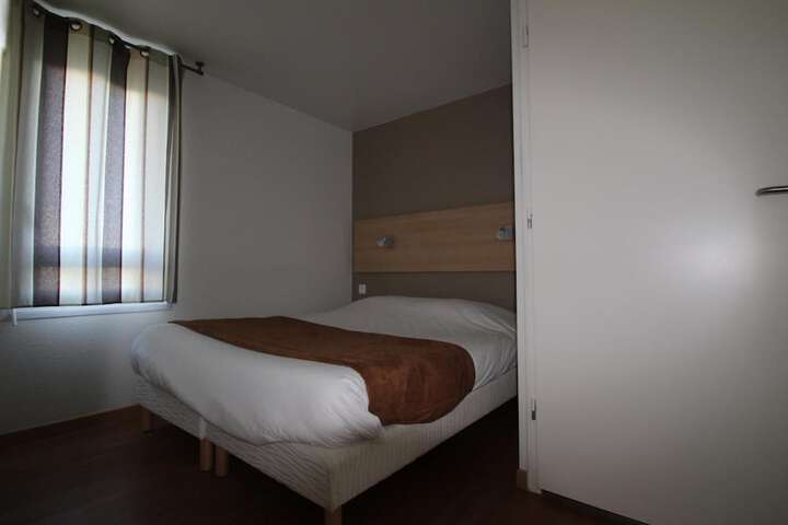 Room 27 of 60